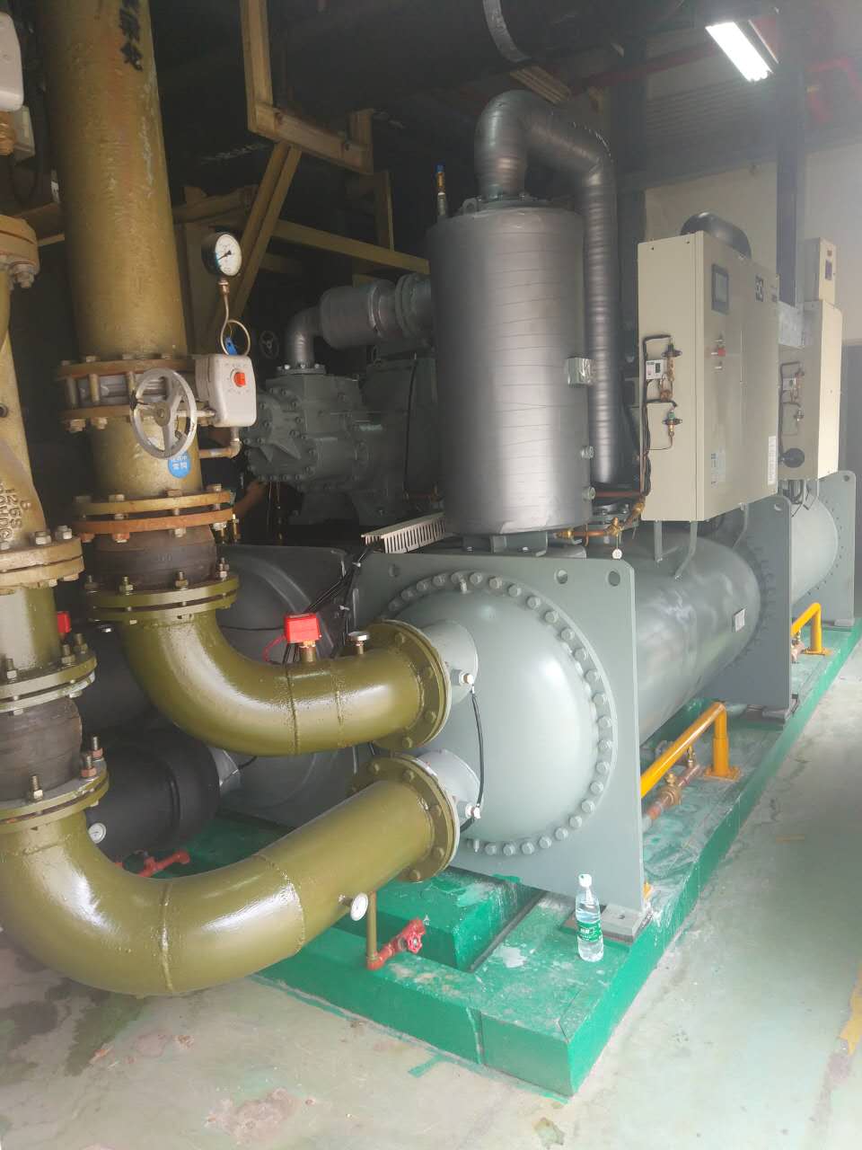 氟系統(tǒng)制冷機組進水，就這樣處理！